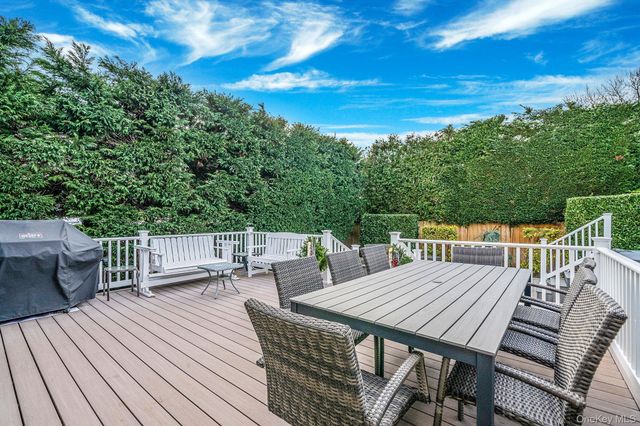 3 Walnut Place, North Massapequa, NY 11758