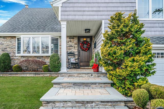 3 Walnut Place, North Massapequa, NY 11758