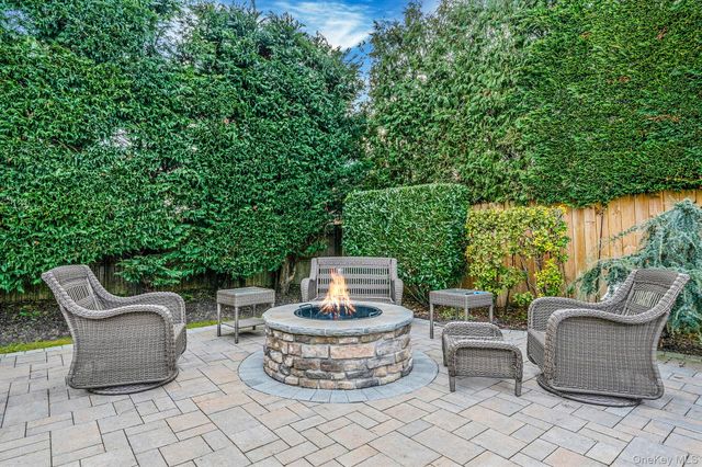 3 Walnut Place, North Massapequa, NY 11758