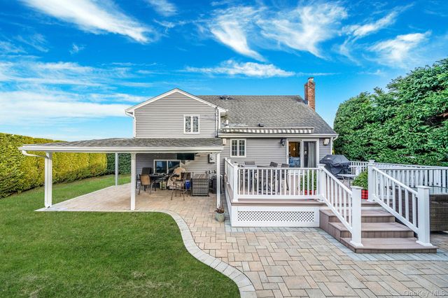 3 Walnut Place, North Massapequa, NY 11758