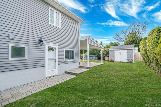 3 Walnut Place, North Massapequa, NY 11758