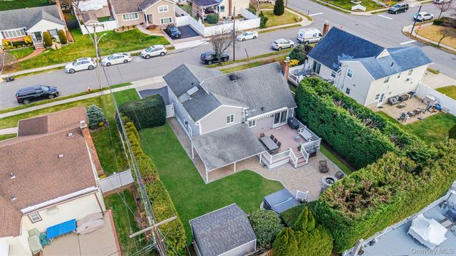 3 Walnut Place, North Massapequa, NY 11758