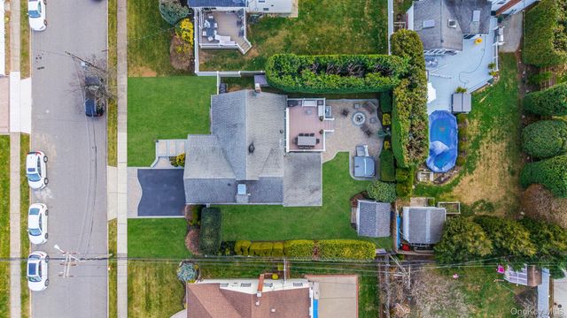 3 Walnut Place, North Massapequa, NY 11758