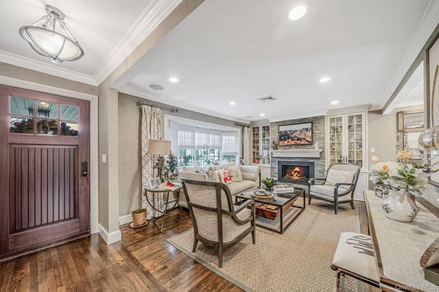 3 Walnut Place, North Massapequa, NY 11758