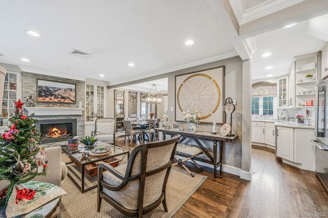 3 Walnut Place, North Massapequa, NY 11758