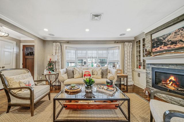 3 Walnut Place, North Massapequa, NY 11758