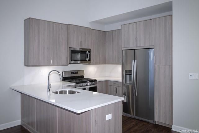 300 Sutton Court 38, Mount Sinai, NY 11766
