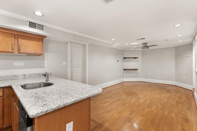 33 Newbury 1, Somerville, MA 02144