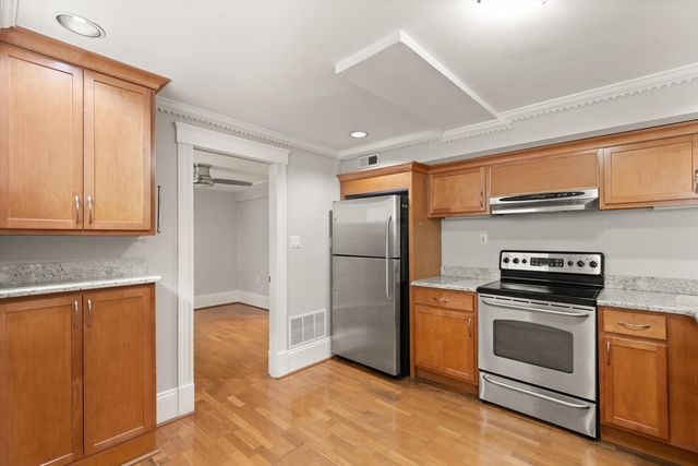 33 Newbury 1, Somerville, MA 02144