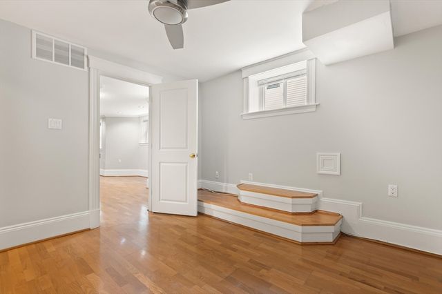 33 Newbury 1, Somerville, MA 02144