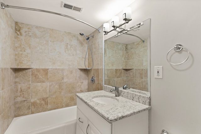 33 Newbury 1, Somerville, MA 02144