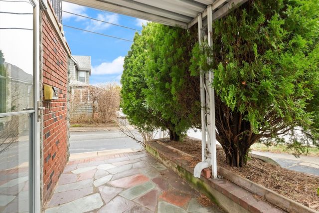 33 Newbury 1, Somerville, MA 02144