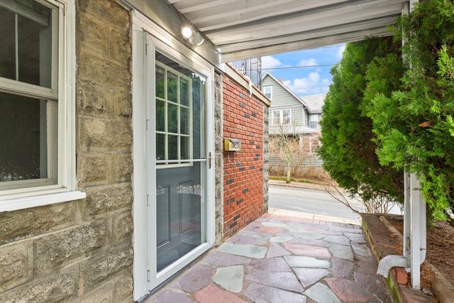 33 Newbury 1, Somerville, MA 02144