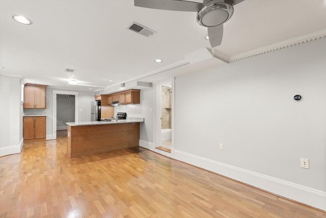 33 Newbury 1, Somerville, MA 02144