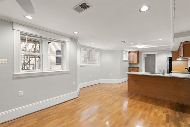 33 Newbury 1, Somerville, MA 02144