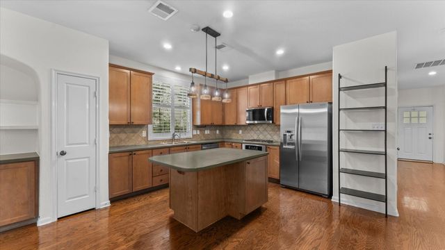 7 Cloud Bank Place, The Woodlands, TX 77382