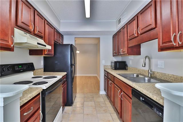 1412 Huntingdon Chase, Sandy Springs, GA 30350