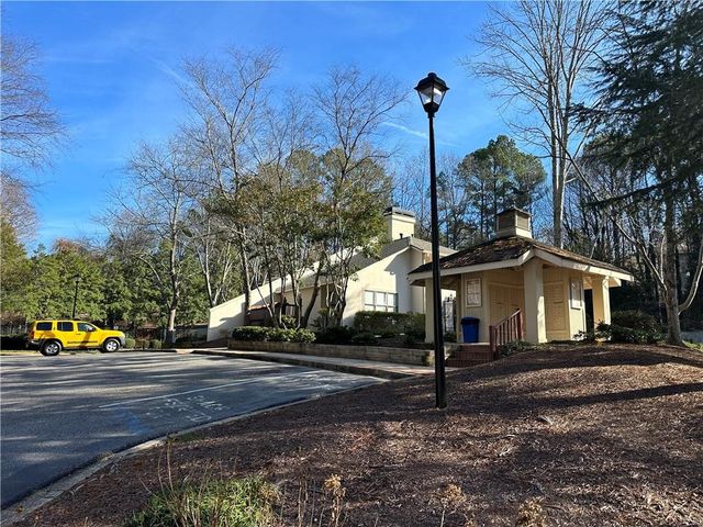 1412 Huntingdon Chase, Sandy Springs, GA 30350