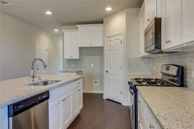 11716 Selkirk DR, Austin, TX 78653