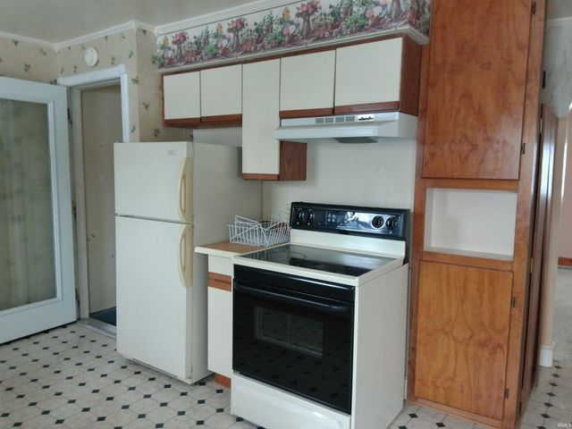 955 E 9th Street, Rochester, IN 46975