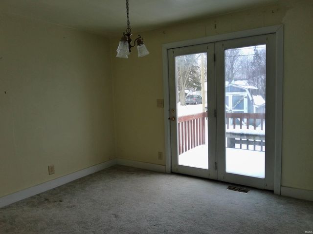 955 E 9th Street, Rochester, IN 46975