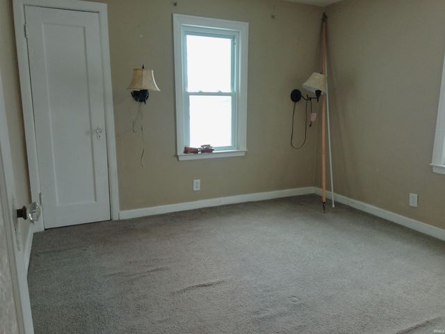 955 E 9th Street, Rochester, IN 46975