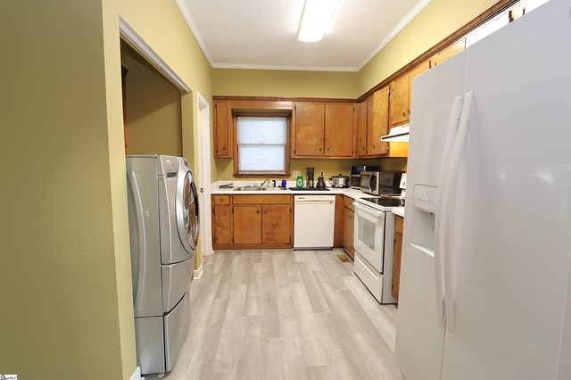 119 Heritage Lake Forest Drive, Spartanburg, SC 29307