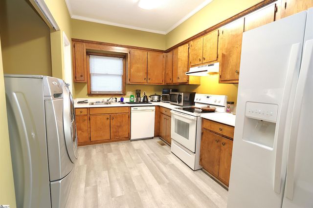 119 Heritage Lake Forest Drive, Spartanburg, SC 29307