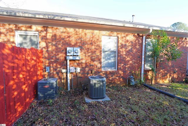 119 Heritage Lake Forest Drive, Spartanburg, SC 29307