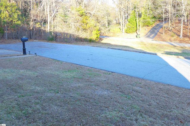 119 Heritage Lake Forest Drive, Spartanburg, SC 29307