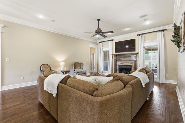 4005 Newcastle Dr, Conway, AR 72034