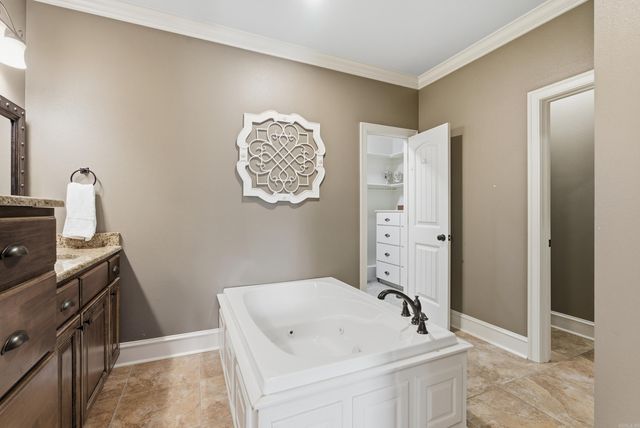 4005 Newcastle Dr, Conway, AR 72034