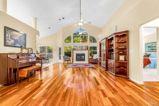 10164 Bittern Dr, Pensacola, FL 32507