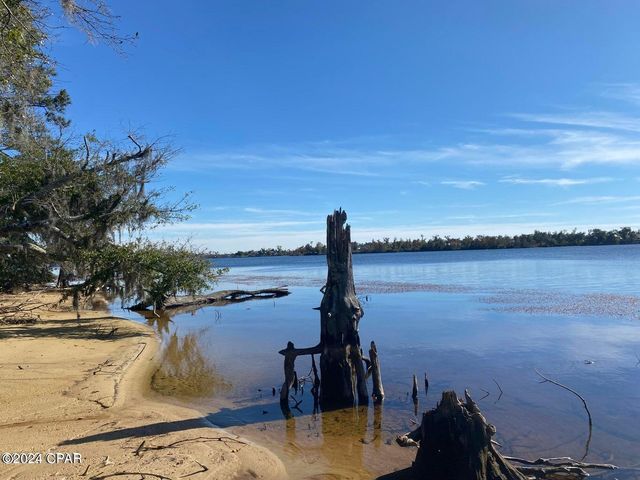 4714 Bay Head Road, Youngstown, FL 32466