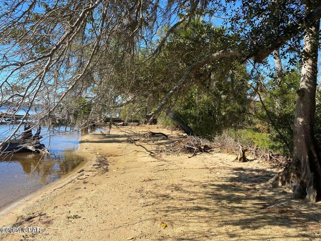 4714 Bay Head Road, Youngstown, FL 32466