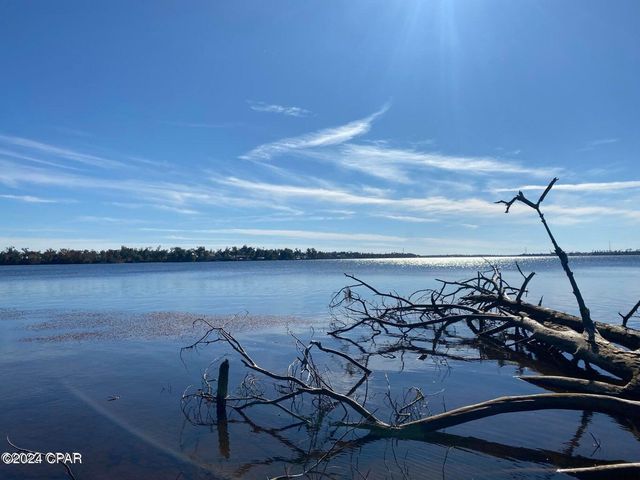 4714 Bay Head Road, Youngstown, FL 32466