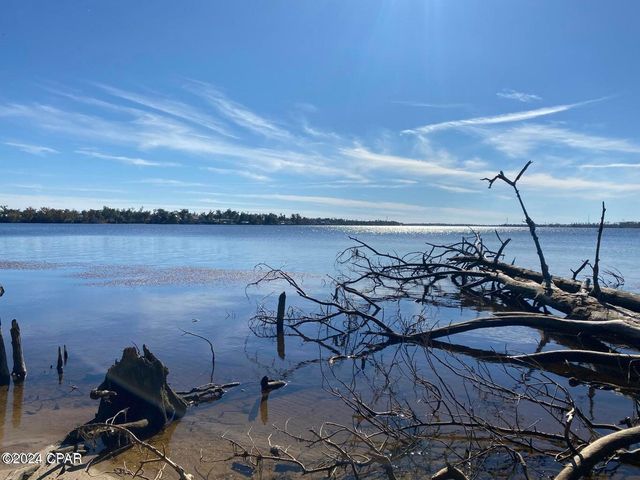 4714 Bay Head Road, Youngstown, FL 32466