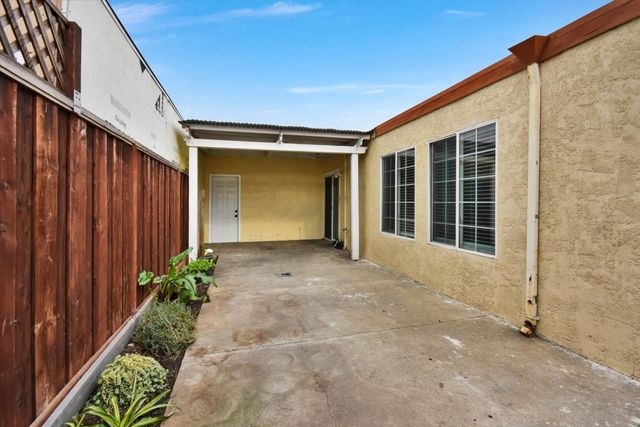 1262 Turtlerock Drive, San Jose, CA 95122