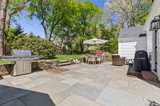 49 Clinton Road, Bedford Hills, NY 10507