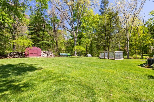 49 Clinton Road, Bedford Hills, NY 10507