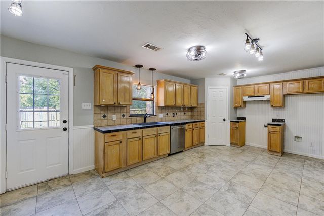 26523 S Carrol Lane, Magnolia, TX 77355