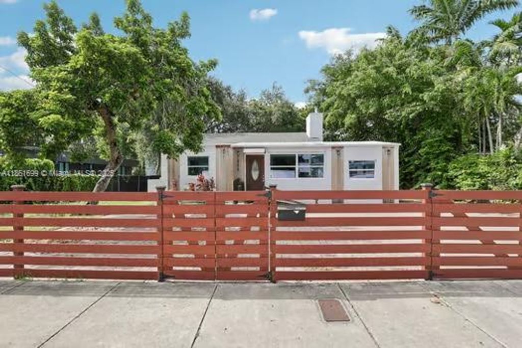 666 NE 62nd St, Miami, FL 33138