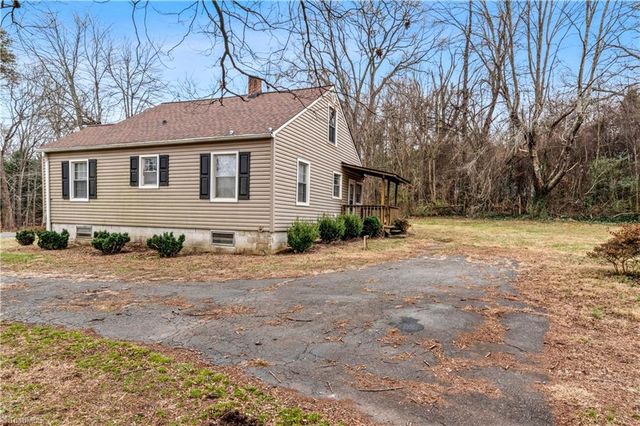 6320 Doral Drive, Tobaccoville, NC 27050