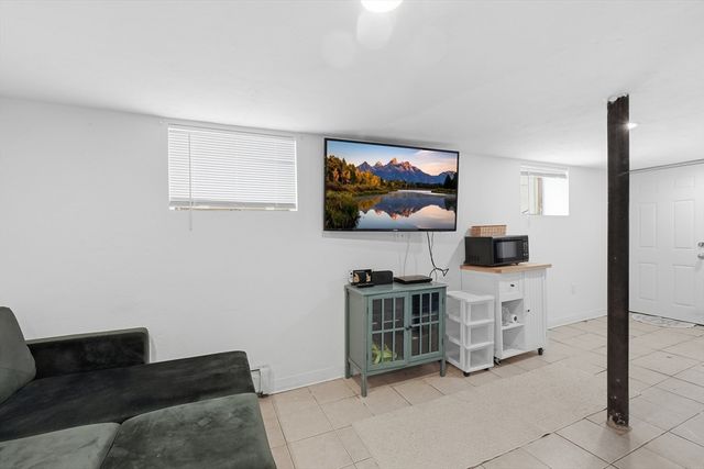 469 Loring Ave, Salem, MA 01970