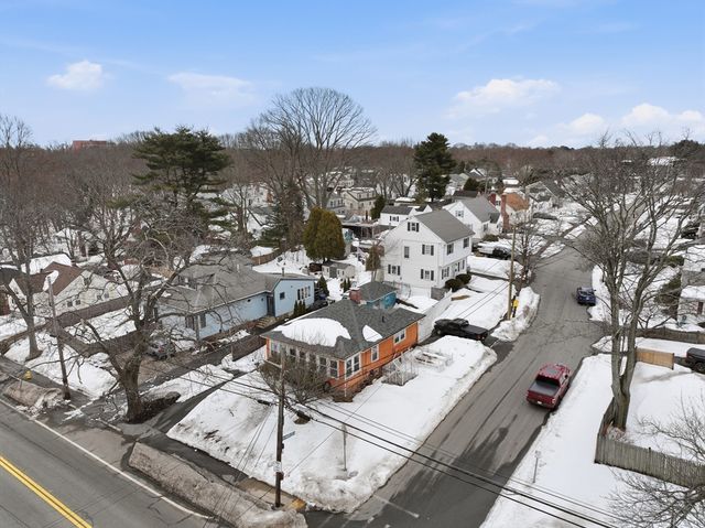 469 Loring Ave, Salem, MA 01970