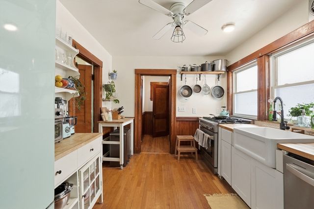 469 Loring Ave, Salem, MA 01970