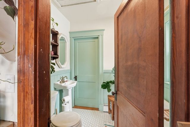 469 Loring Ave, Salem, MA 01970