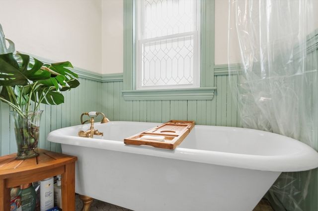 469 Loring Ave, Salem, MA 01970