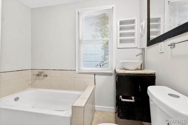 6528 Mount Avenue, St Louis, MO 63121