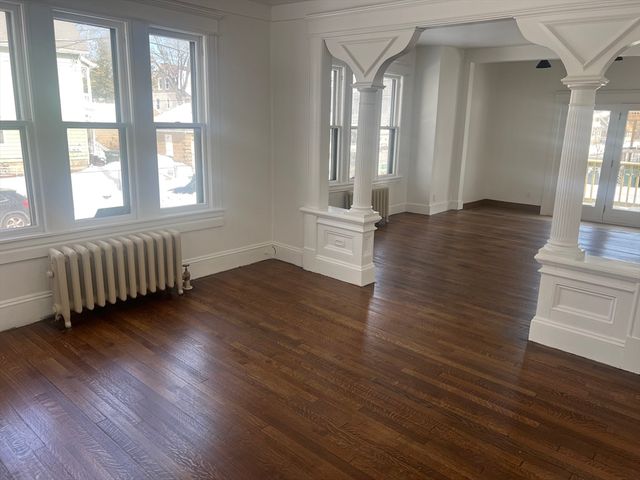 89 Bristol St, Springfield, MA 01109